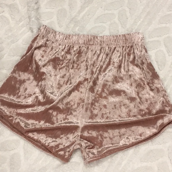 Velvet shorts in pink mauve🔥Host Pick 1/23🔥🎉🎉 - Picture 8 of 8